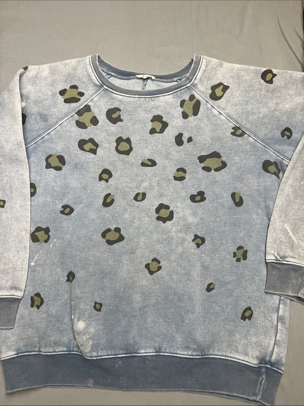 Easel vintage distressed Blue Leopard-Print Pullover Sweatshirt